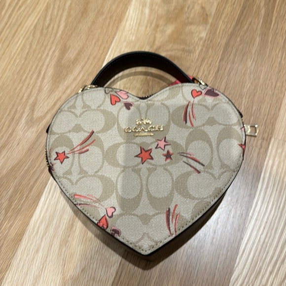 Coach heart purse - Picture 2 of 3